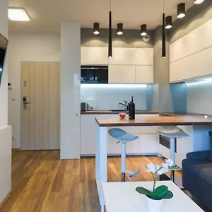 Cozy With Garden Prestigious Location Apartament