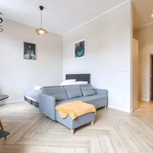 Piekny W Zabytkowej Kamienicy Apartament